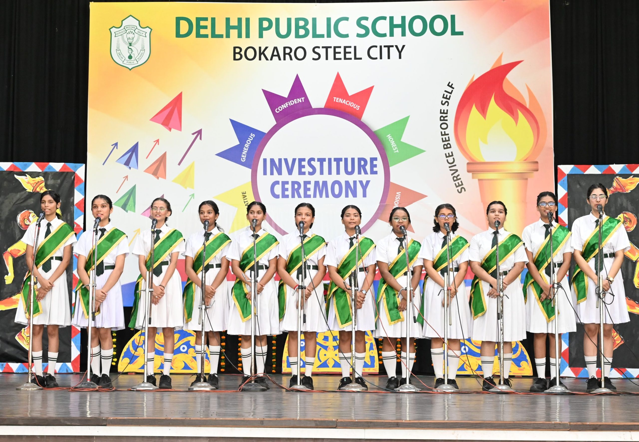 बैज-अलंकरण के साथ डीपीएस बोकारो में नए छात्र-परिषद ने संभाली जिम्मेदारी