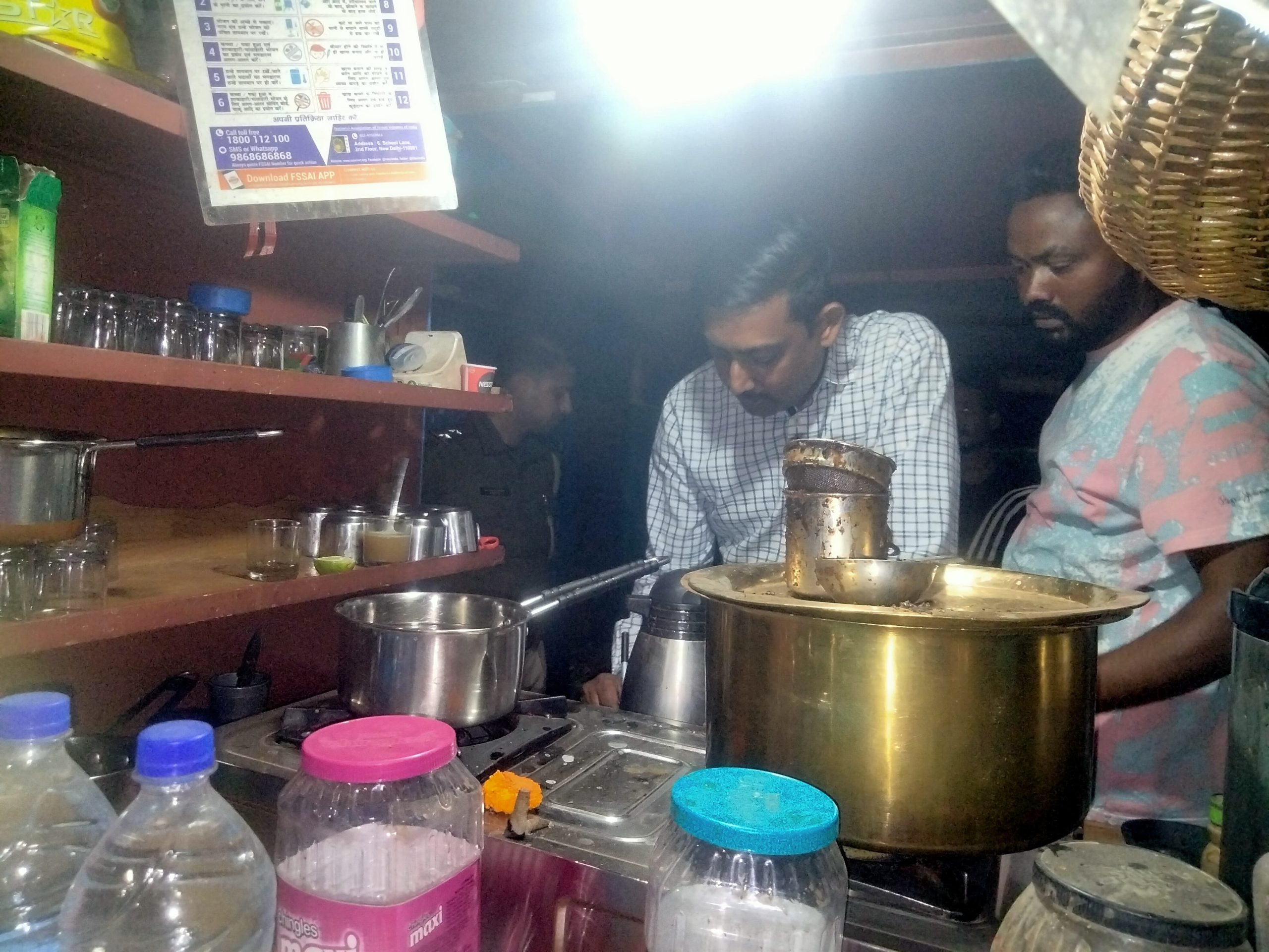 प्रशासन की सख्ती से गुटखा बिक्री पर लगाम, मोराबादी में चला विशेष अभियान